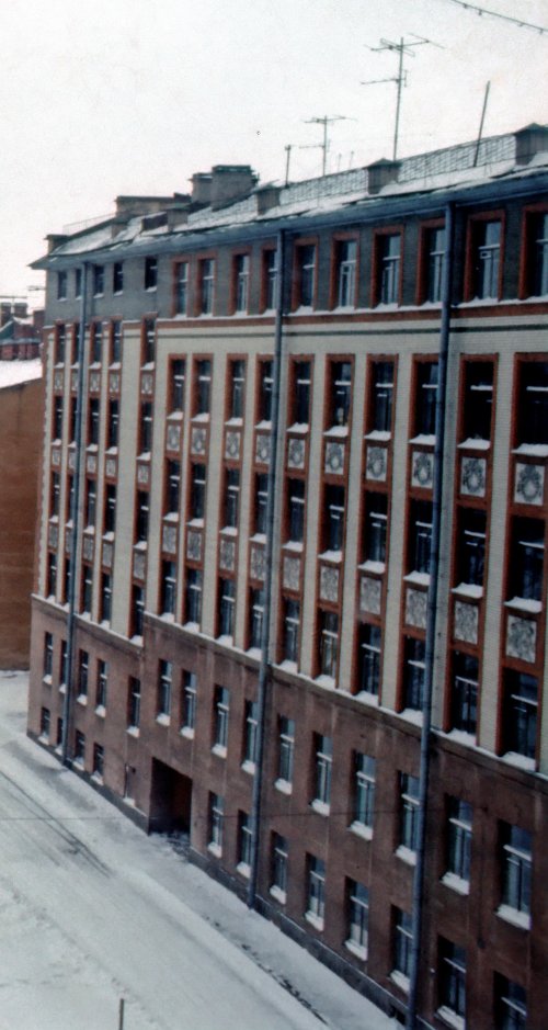 Большой Сампсониевский пр., дом 4. Общий вид жилого дома со стороны двора. Фото апрель 1976 г.