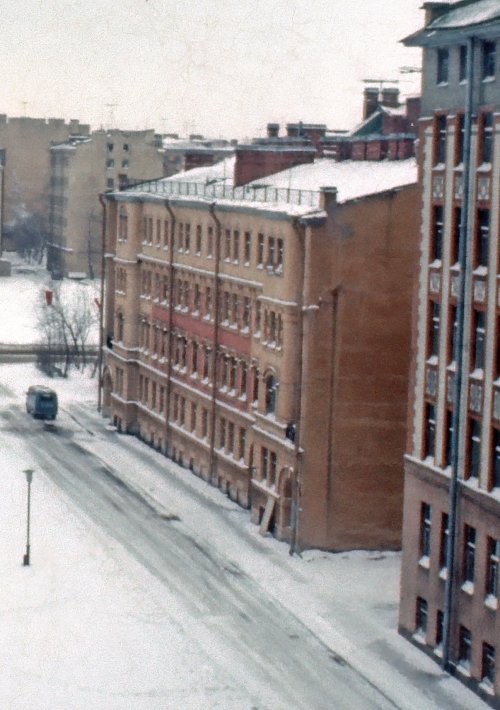 Большой Сампсониевский пр., дом 6. Общий вид жилого дома со стороны двора. Фото апрель 1976 г.
