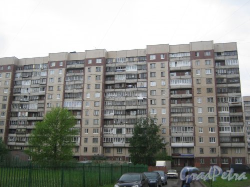 Ленинский пр., дом 92, корп. 1. Фрагмент здания со стороны дома 92, корпус 2. Фото 26 мая 2013 г.