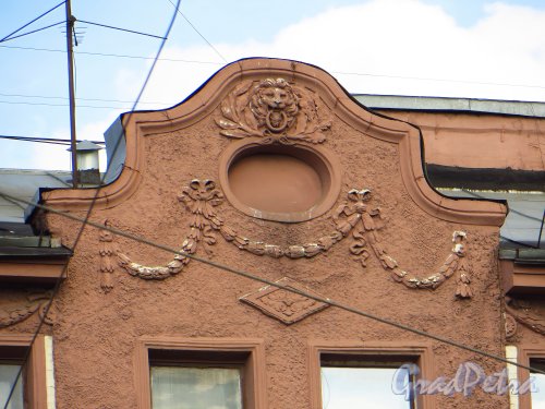 Московский пр., дом 166. Фрагмент левой части фасада здания. Фото 28 мая 2013 г.