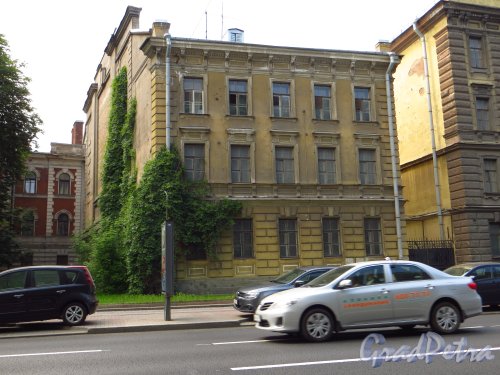 Московский проспект, дом 17, литера Ж. Фасад со стороны Московского проспекта. Фото 6 июня 2013 г.