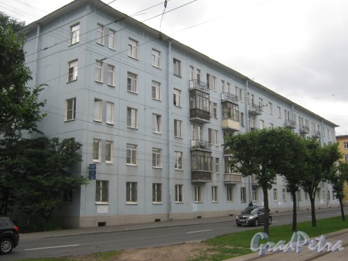 Новочеркасский пр., дом 59, корпус 1. Общий вид здания. Фото 23 июля 2013 г.