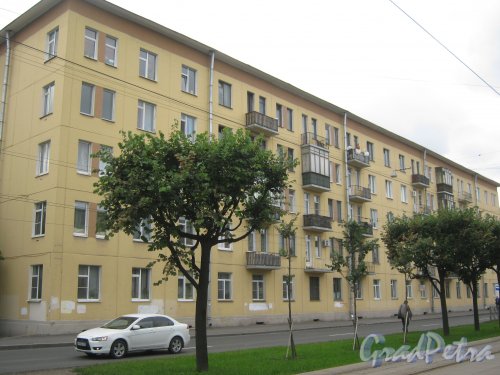 Новочеркасский пр., дом 57, корпус 1. Общий вид здания. Фото 23 июля 2013 г.
