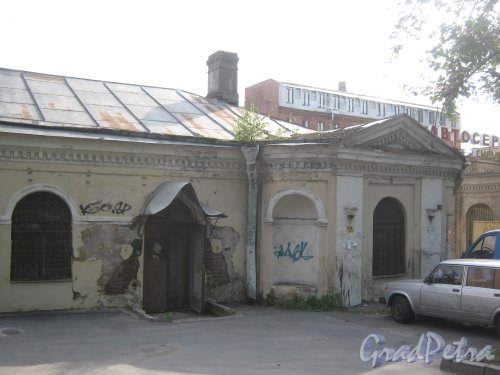 Старо-Петергофский пр., дом 20. Фрагмент здания. Фото 19 августа 2013 г.