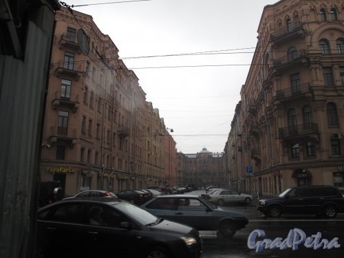 Перспектива Углового переулка от Московского проспекта. Фото май 2013 г.
