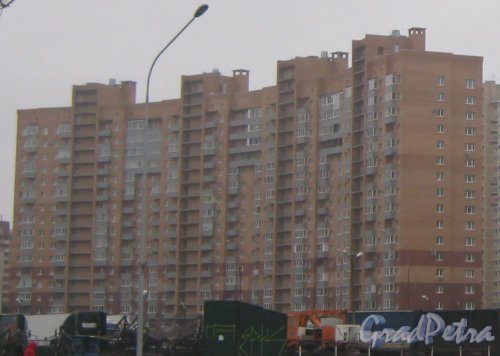 Ленинский пр., дом 84, корпус 2. Общий вид с ул. Маршала Казакова. Фото 29 декабря 2013 г.