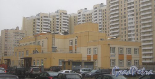 Ленинский пр., дом 78, корпус 3. Вид с пр. Кузнецова. Фото 29 декабря 2013 г.
