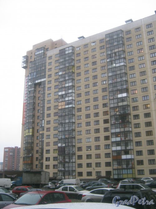Ленинский пр., дом 76, корпус 1, литера А. Вид с пр. Кузнецова на фрагмент здания. Фото 29 декабря 2013 г.