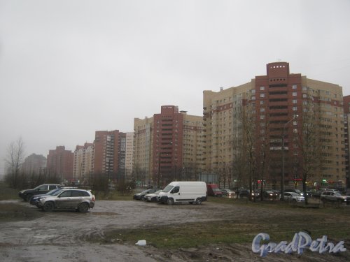 Ленинский пр. Вид с пр. Кузнецова на дома 75-77, выходящие фасадом на Ленинский пр. Фото 29 декабря 2013 г.