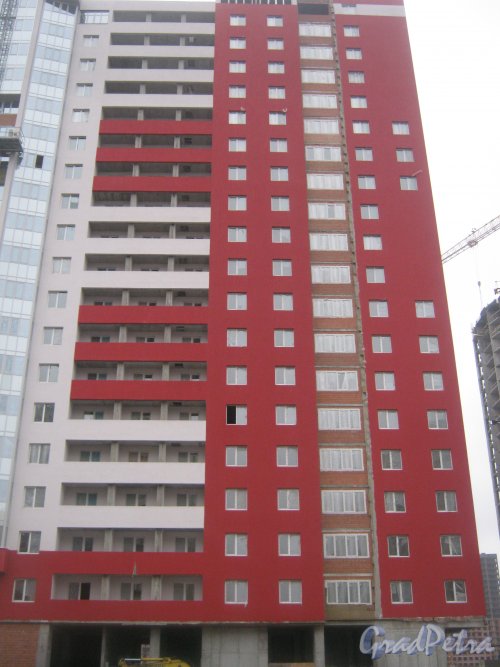 Ленинский пр., дом 55а. Фрагмент строящегося здания со стороны фасада. Фото 29 декабря 2013 г.