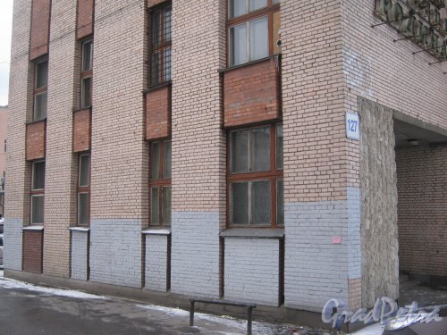 Ленинский пр., дом 127. Фрагмент здания. Фото 12 января 2014 г.