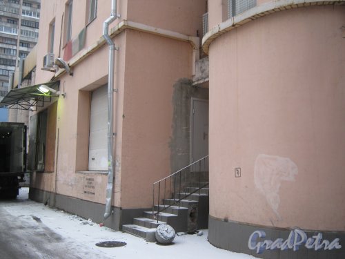 Ленинский пр., дом 127, корпус 1. Фрагмент здания со стороны двора. Фото 12 января 2014 г.