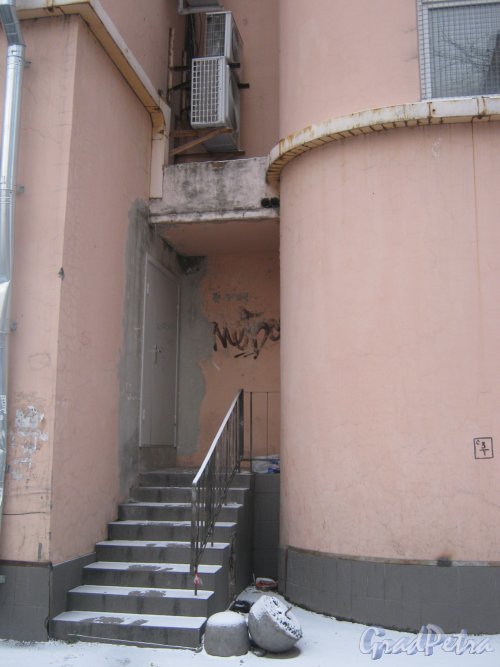 Ленинский пр., дом 127, корпус 1. Фрагмент здания со стороны двора. Фото 12 января 2014 г.