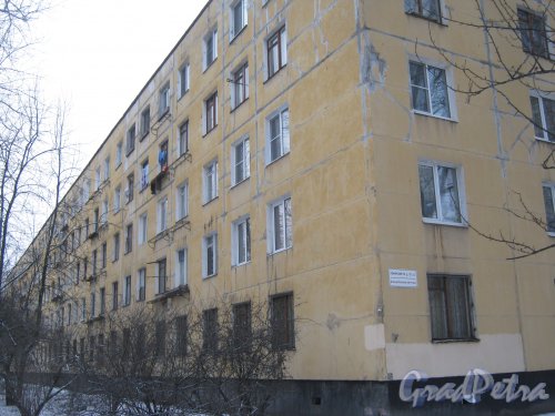 Ленинский пр., дом 127, корпус 2. Фрагмент здания со стороны дома 127, корпус 1. Фото 12 января 2014 г.