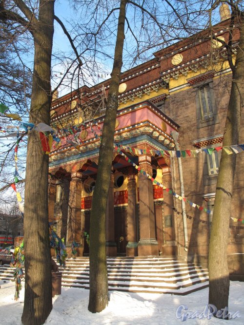 Приморский пр., д. 91. Буддийский храм. Общий вид фасада. Фото январь 2013 г.