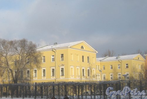 Микрорайон «Форели», пр. Стачек, дом 144. Вид со стороны пруда. Фото январь 2014 г.