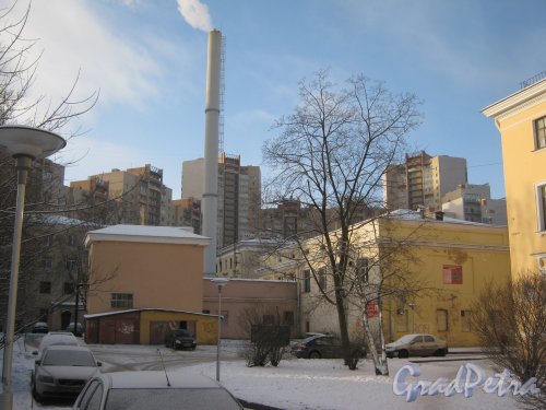 Микрорайон «Форели», пр. Стачек, дом 170. Вид со стороны пруда. Фото январь 2014 г.