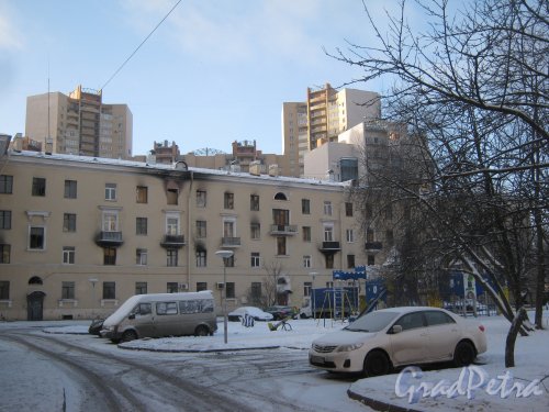 Микрорайон «Форели», пр. Стачек, дом 172. Вид со стороны дома 158. Фото январь 2014 г.