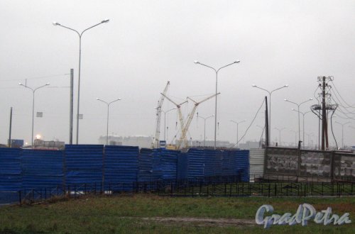 Пр. Героев. Вид строящегося участка от Ленинского пр. в сторону ул. Маршала Казакова. Фото 29 декабря 2013 г.