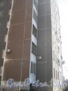 Пулковское шоссе, дом 30 корпус 2. Общий вид дома со стороны «кармана» Пулковского шоссе. Фото апрель 2012 г.