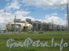Петергофское шоссе, дом 47. Строящийся жилой комплекс (на заднем плане) и бид на БЦ Балтийскаяжемчужина (на переднем плане). Вид со стороны дома 49а. Фото 25 июня 2012 г.