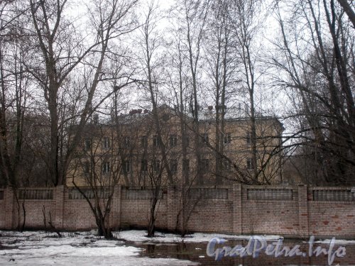Фермское шоссе, дом 36. Общий вид главного здания Психиатрической больницы №3 им. И.И. Скворцова-Степанова. Фото апрель 2010 года.