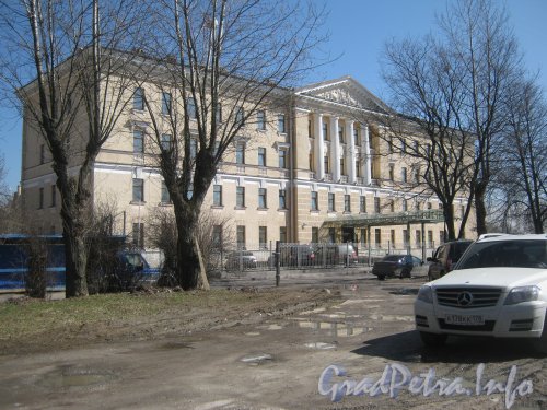 Пулковское шоссе, дом 30. Общий вид здания. Фото апрель 2012 г.