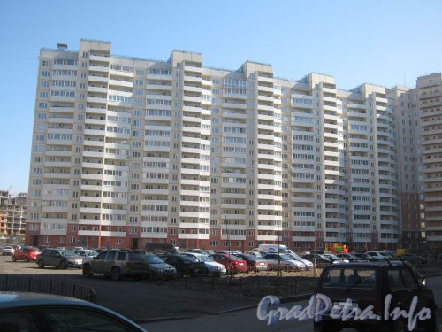 Пулковское шоссе, дом 26 корпус 7. Общий вид со стороны двора. Фото апрель 2012 г.