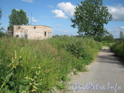 Пулковское шоссе, дом 80, корпус 2. Общий вид на здание очистного сооружения со стороны дома 80. Фото 11 июля 2012 г.