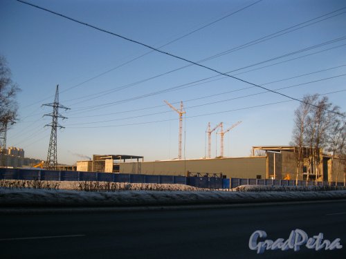 Строительство северо-восточнее дома 5 по Московскому шоссе. Вид со стороны участка 1 по Московскому шоссе. Фото 25 Февраля 2013 года.