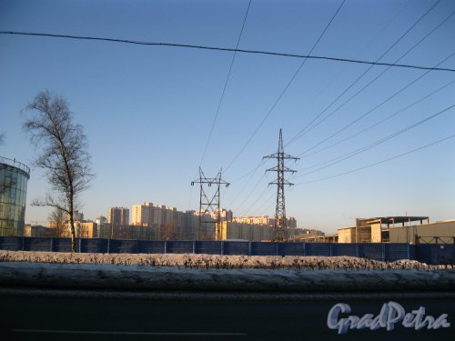 Участок между корпусами А и Б дома 7 по Московскому шоссе. Фото 25 февраля 2013 г.