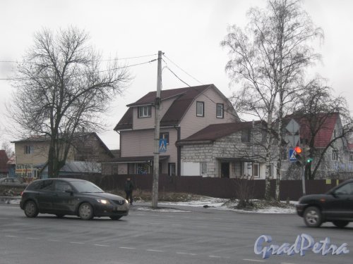 Красное Село (Горелово), Красносельское шоссе, дом 15. Общий вид на территорию и частный дом. Фото 4 января 2014 г.