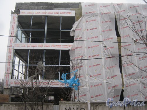 Красное Село (Горелово), Аннинское шоссе, дом 26а. Фрагмент строящегося здания. Фото 4 января 2014 г.