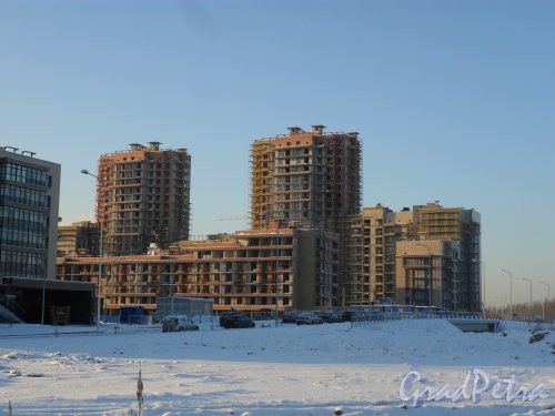 Петергофское шоссе,участок 31. ЖК «More». Вид объекта от дома № 5 по улице Адмирала Трибуца. Фото январь 2014 года.